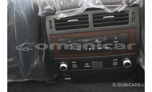 Buy Import Toyota Land Cruiser White Car in Import - Dubai in Dhufar Buy Import Toyota Land Cruiser White Car in Import - Dubai in Dhufar