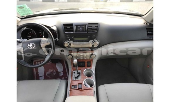 Buy Import Toyota Highlander Black Car in Import - Dubai in Dhufar Buy Import Toyota Highlander Black Car in Import - Dubai in Dhufar