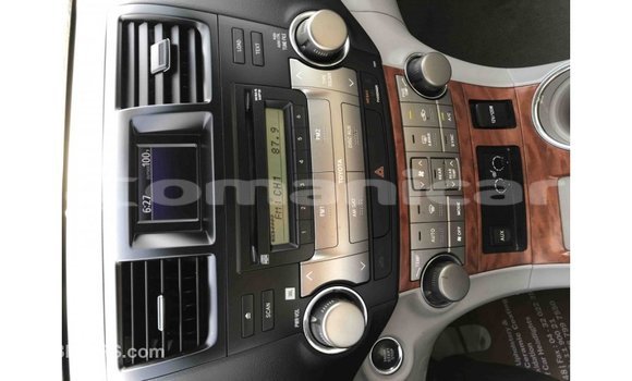 Buy Import Toyota Highlander Black Car in Import - Dubai in Dhufar Buy Import Toyota Highlander Black Car in Import - Dubai in Dhufar