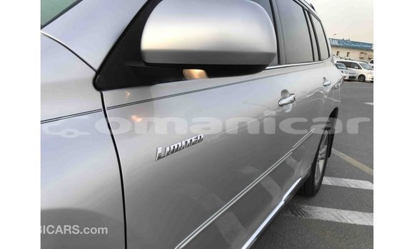 Buy Import Toyota Highlander Other Car in Import - Dubai in Dhufar Buy Import Toyota Highlander Other Car in Import - Dubai in Dhufar