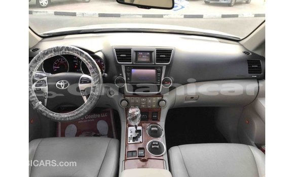 Buy Import Toyota Highlander Other Car in Import - Dubai in Dhufar Buy Import Toyota Highlander Other Car in Import - Dubai in Dhufar
