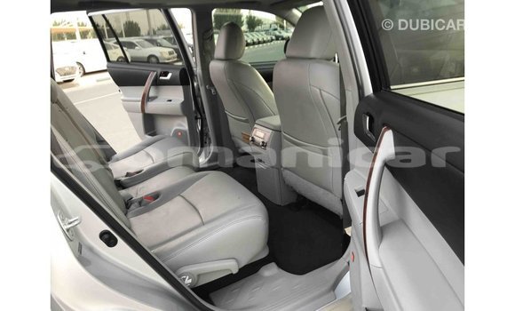 Buy Import Toyota Highlander Other Car in Import - Dubai in Dhufar Buy Import Toyota Highlander Other Car in Import - Dubai in Dhufar