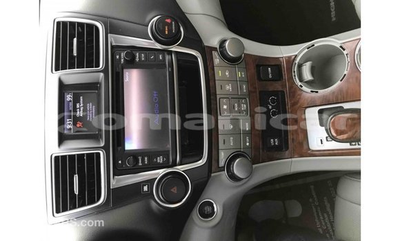 Buy Import Toyota Highlander Other Car in Import - Dubai in Dhufar Buy Import Toyota Highlander Other Car in Import - Dubai in Dhufar