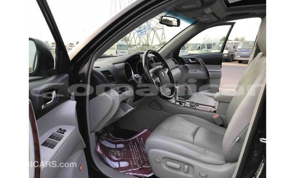Buy Import Toyota Highlander Black Car in Import - Dubai in Dhufar Buy Import Toyota Highlander Black Car in Import - Dubai in Dhufar