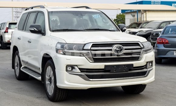 Buy Import Toyota Land Cruiser White Car in Import - Dubai in Dhufar Buy Import Toyota Land Cruiser White Car in Import - Dubai in Dhufar