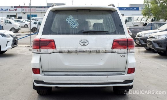 Buy Import Toyota Land Cruiser White Car in Import - Dubai in Dhufar Buy Import Toyota Land Cruiser White Car in Import - Dubai in Dhufar