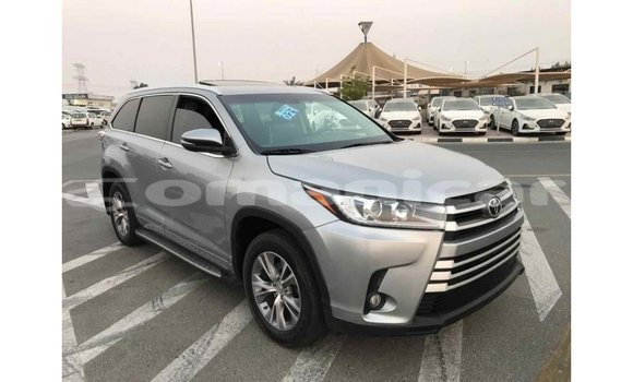 Buy Import Toyota Highlander Other Car in Import - Dubai in Dhufar Buy Import Toyota Highlander Other Car in Import - Dubai in Dhufar