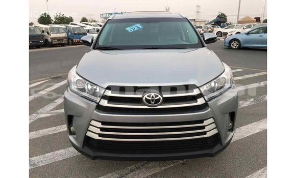 Buy Import Toyota Highlander Other Car in Import - Dubai in Dhufar Buy Import Toyota Highlander Other Car in Import - Dubai in Dhufar
