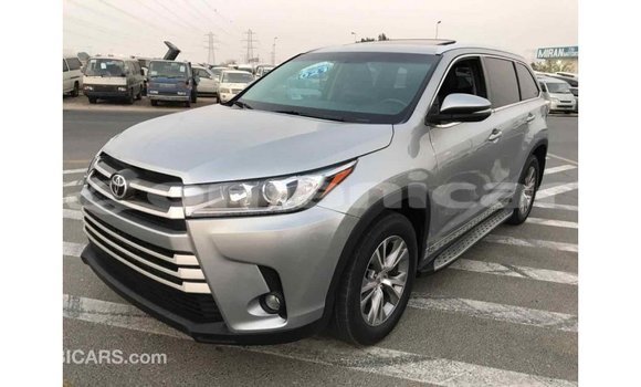Buy Import Toyota Highlander Other Car in Import - Dubai in Dhufar Buy Import Toyota Highlander Other Car in Import - Dubai in Dhufar