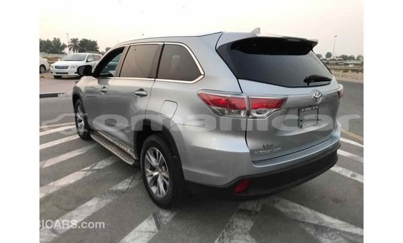 Buy Import Toyota Highlander Other Car in Import - Dubai in Dhufar Buy Import Toyota Highlander Other Car in Import - Dubai in Dhufar