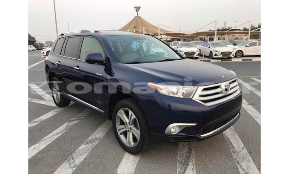 Buy Import Toyota Highlander Blue Car in Import - Dubai in Dhufar Buy Import Toyota Highlander Blue Car in Import - Dubai in Dhufar