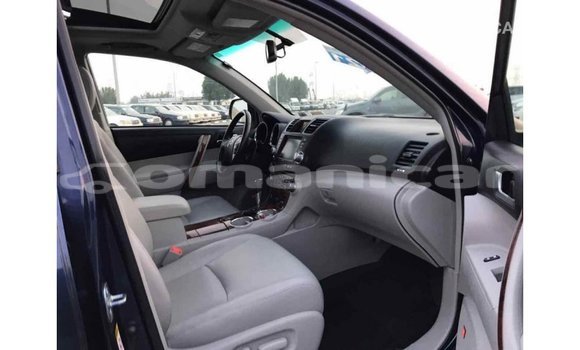 Buy Import Toyota Highlander Blue Car in Import - Dubai in Dhufar Buy Import Toyota Highlander Blue Car in Import - Dubai in Dhufar