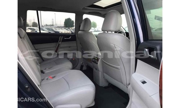 Buy Import Toyota Highlander Blue Car in Import - Dubai in Dhufar Buy Import Toyota Highlander Blue Car in Import - Dubai in Dhufar