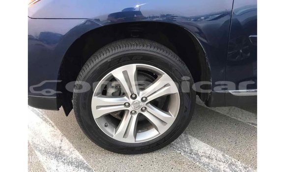 Buy Import Toyota Highlander Blue Car in Import - Dubai in Dhufar Buy Import Toyota Highlander Blue Car in Import - Dubai in Dhufar