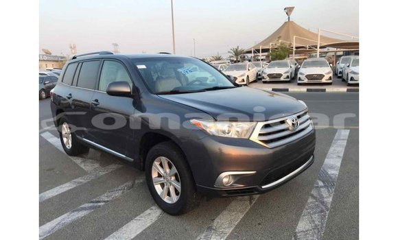 Buy Import Toyota Highlander Other Car in Import - Dubai in Dhufar Buy Import Toyota Highlander Other Car in Import - Dubai in Dhufar
