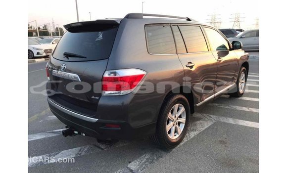 Buy Import Toyota Highlander Other Car in Import - Dubai in Dhufar Buy Import Toyota Highlander Other Car in Import - Dubai in Dhufar
