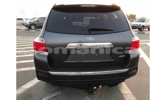 Buy Import Toyota Highlander Other Car in Import - Dubai in Dhufar Buy Import Toyota Highlander Other Car in Import - Dubai in Dhufar