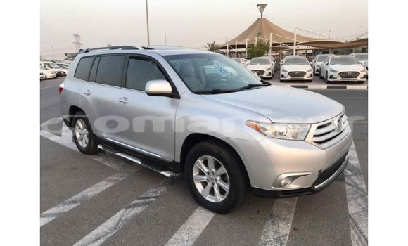 Buy Import Toyota Highlander Other Car in Import - Dubai in Dhufar Buy Import Toyota Highlander Other Car in Import - Dubai in Dhufar