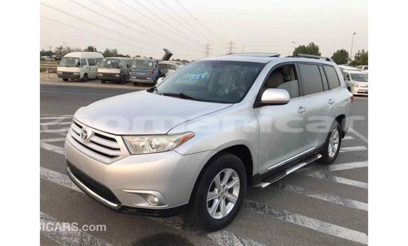 Buy Import Toyota Highlander Other Car in Import - Dubai in Dhufar Buy Import Toyota Highlander Other Car in Import - Dubai in Dhufar