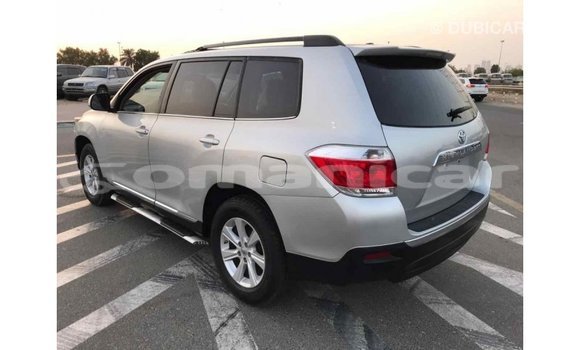 Buy Import Toyota Highlander Other Car in Import - Dubai in Dhufar Buy Import Toyota Highlander Other Car in Import - Dubai in Dhufar