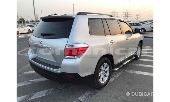 Buy Import Toyota Highlander Other Car in Import - Dubai in Dhufar Buy Import Toyota Highlander Other Car in Import - Dubai in Dhufar