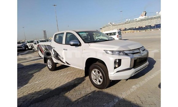 Buy Import Mitsubishi L200 White Car in Import - Dubai in Dhufar Buy Import Mitsubishi L200 White Car in Import - Dubai in Dhufar