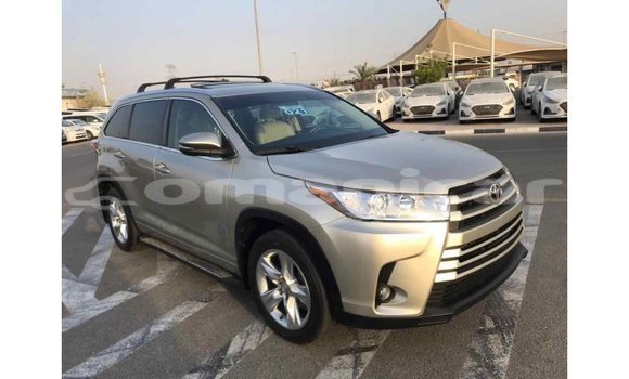 Buy Import Toyota Highlander Beige Car in Import - Dubai in Dhufar Buy Import Toyota Highlander Beige Car in Import - Dubai in Dhufar