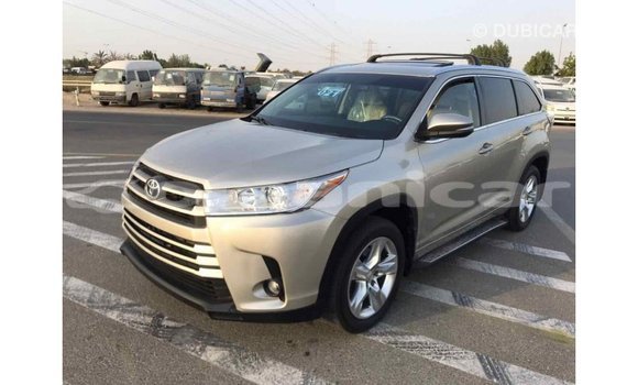Buy Import Toyota Highlander Beige Car in Import - Dubai in Dhufar Buy Import Toyota Highlander Beige Car in Import - Dubai in Dhufar
