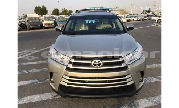 Buy Import Toyota Highlander Beige Car in Import - Dubai in Dhufar Buy Import Toyota Highlander Beige Car in Import - Dubai in Dhufar