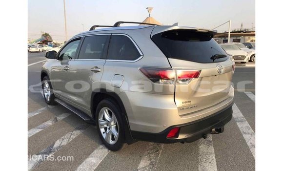 Buy Import Toyota Highlander Beige Car in Import - Dubai in Dhufar Buy Import Toyota Highlander Beige Car in Import - Dubai in Dhufar