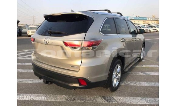 Buy Import Toyota Highlander Beige Car in Import - Dubai in Dhufar Buy Import Toyota Highlander Beige Car in Import - Dubai in Dhufar