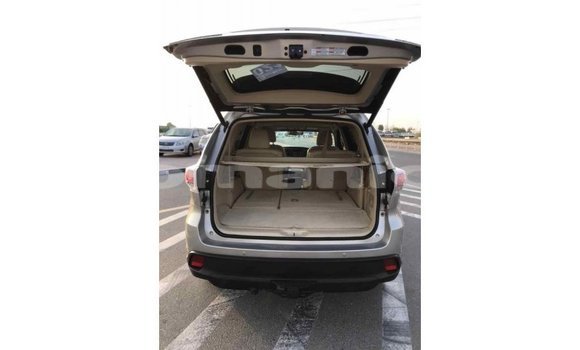 Buy Import Toyota Highlander Beige Car in Import - Dubai in Dhufar Buy Import Toyota Highlander Beige Car in Import - Dubai in Dhufar