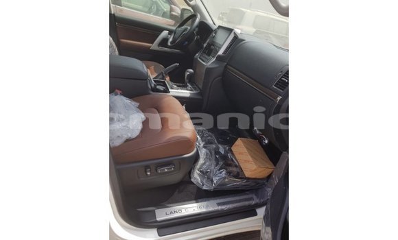 Buy Import Toyota Land Cruiser Brown Car in Import - Dubai in Dhufar Buy Import Toyota Land Cruiser Brown Car in Import - Dubai in Dhufar