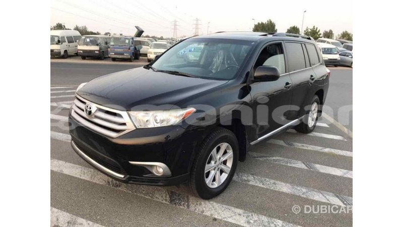 Big with watermark toyota highlander dhufar import dubai 1734