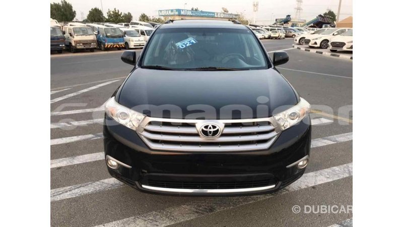 Big with watermark toyota highlander dhufar import dubai 1734