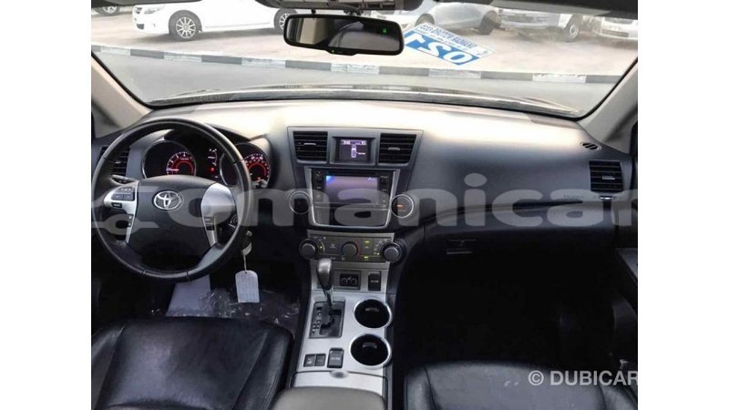 Big with watermark toyota highlander dhufar import dubai 1734