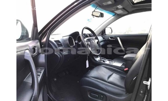 Buy Import Toyota Highlander Black Car in Import - Dubai in Dhufar Buy Import Toyota Highlander Black Car in Import - Dubai in Dhufar