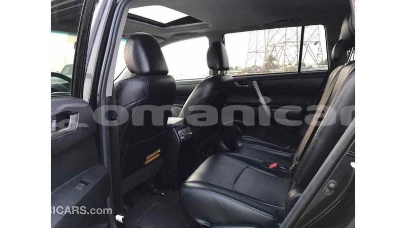 Big with watermark toyota highlander dhufar import dubai 1734