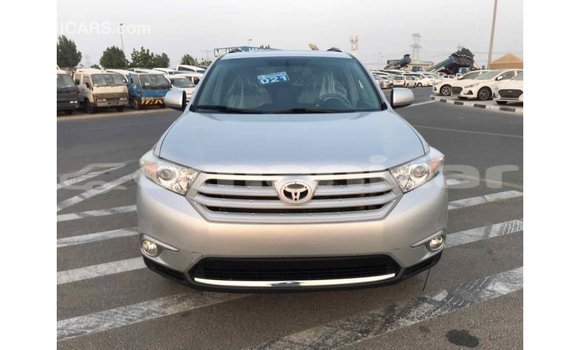 Buy Import Toyota Highlander Other Car in Import - Dubai in Dhufar Buy Import Toyota Highlander Other Car in Import - Dubai in Dhufar