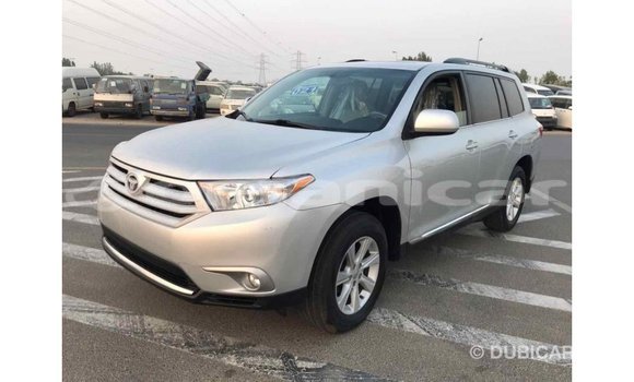 Buy Import Toyota Highlander Other Car in Import - Dubai in Dhufar Buy Import Toyota Highlander Other Car in Import - Dubai in Dhufar