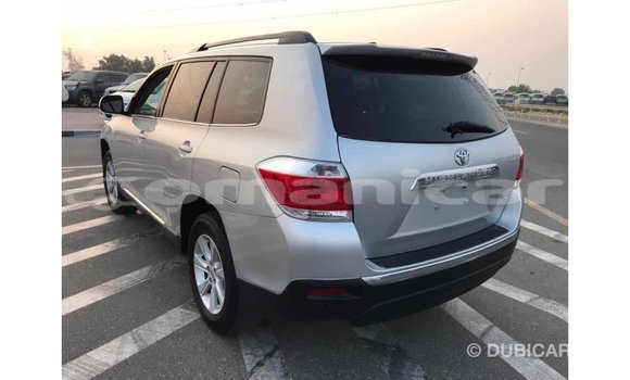 Buy Import Toyota Highlander Other Car in Import - Dubai in Dhufar Buy Import Toyota Highlander Other Car in Import - Dubai in Dhufar