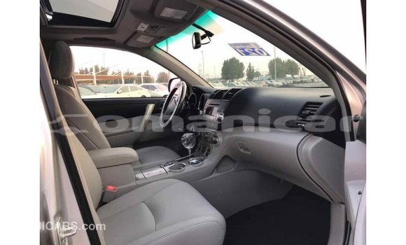 Buy Import Toyota Highlander Other Car in Import - Dubai in Dhufar Buy Import Toyota Highlander Other Car in Import - Dubai in Dhufar