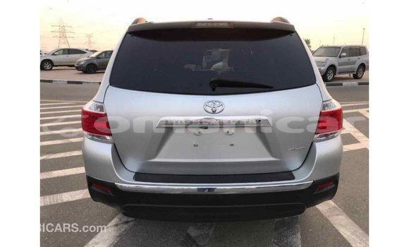 Buy Import Toyota Highlander Other Car in Import - Dubai in Dhufar Buy Import Toyota Highlander Other Car in Import - Dubai in Dhufar