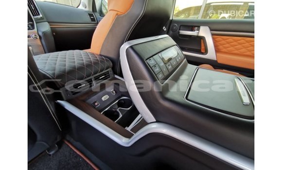 Buy Import Toyota Land Cruiser Black Car in Import - Dubai in Dhufar Buy Import Toyota Land Cruiser Black Car in Import - Dubai in Dhufar