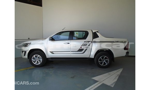Buy Import Toyota Hilux White Car in Import - Dubai in Dhufar Buy Import Toyota Hilux White Car in Import - Dubai in Dhufar