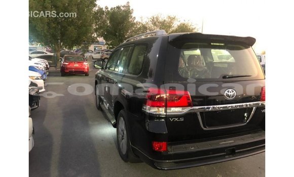 Buy Import Toyota Land Cruiser Black Car in Import - Dubai in Dhufar Buy Import Toyota Land Cruiser Black Car in Import - Dubai in Dhufar