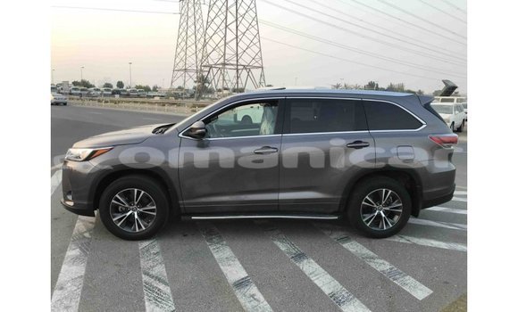 Buy Import Toyota Highlander Other Car in Import - Dubai in Dhufar Buy Import Toyota Highlander Other Car in Import - Dubai in Dhufar