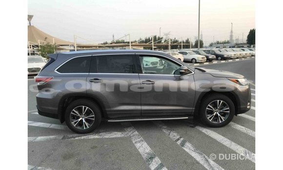 Buy Import Toyota Highlander Other Car in Import - Dubai in Dhufar Buy Import Toyota Highlander Other Car in Import - Dubai in Dhufar