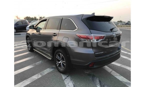 Buy Import Toyota Highlander Other Car in Import - Dubai in Dhufar Buy Import Toyota Highlander Other Car in Import - Dubai in Dhufar