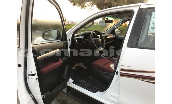 Buy Import Toyota Hilux White Car in Import - Dubai in Dhufar Buy Import Toyota Hilux White Car in Import - Dubai in Dhufar